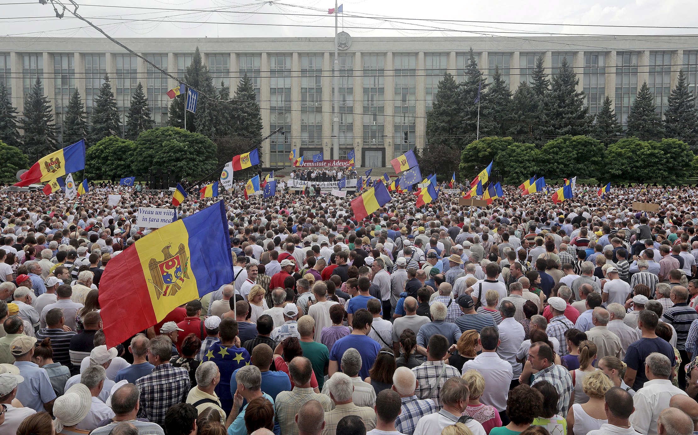 Молдова последние новости. Митинг в Молдове. Протесты в Молдавии 2022. Молдавия 1991. Протесты в Кишиневе.